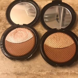 Makeup forever highlighter duo